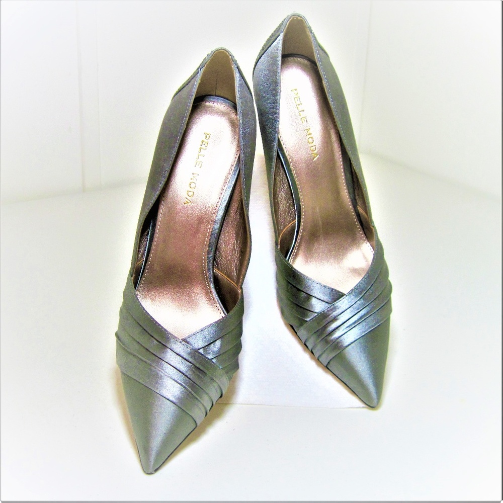 HEELS NWT 6.5 M Silver